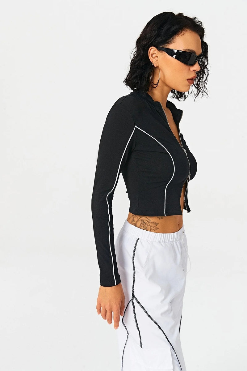Lilly Collar Knitted Top = your new wardrobe must-have. ✨
From casual days to active workouts, this piece is all about versatility.🛒 Shop now: Aera apparel.com
.com
