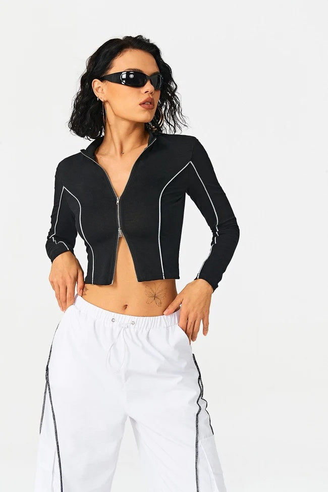 Lilly Collar Knitted Top = your new wardrobe must-have. ✨
From casual days to active workouts, this piece is all about versatility.🛒 Shop now: Aera apparel.com
.com
